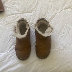 Brown uggs